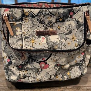Petunia Pickle Bottom 
PIVOT PACK IN POP ART BELLE